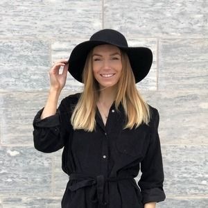 Meet your Posher, Brenna